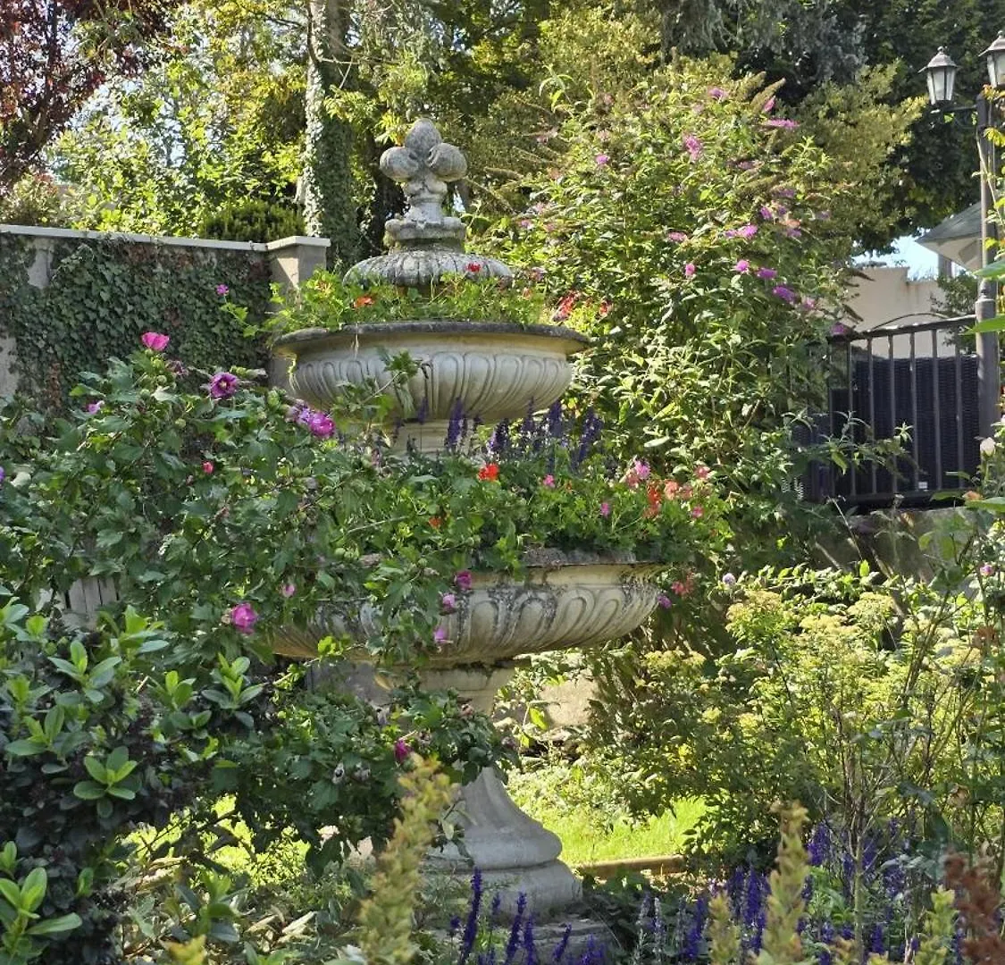 Le Domaine De La Plume Hotel La Gimond 0*,  France